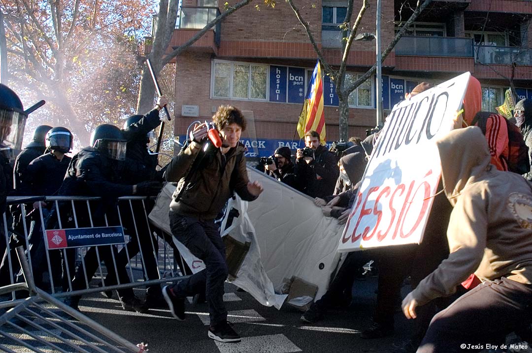 Carga policial Barcelona / Eloy de Mateo
